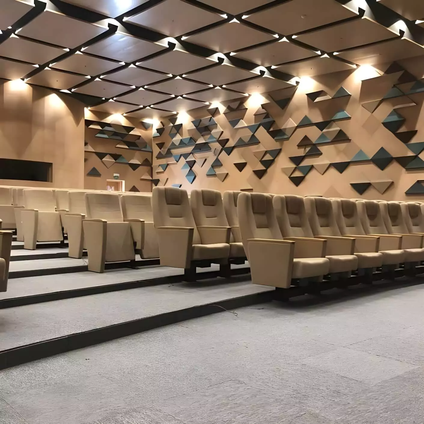 Yazı Tablalı Konferans Koltuğu